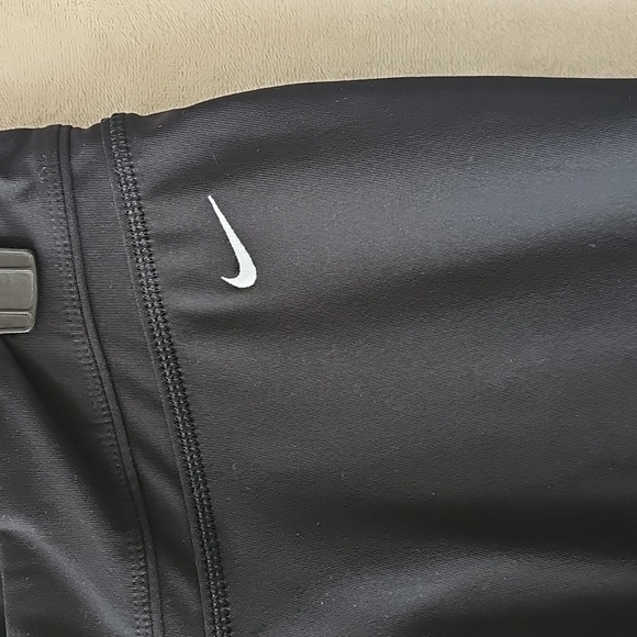 Nike Dri-Fit Work Out Yoga Athletic Pants Medium Short Black - Picture 2 of 3